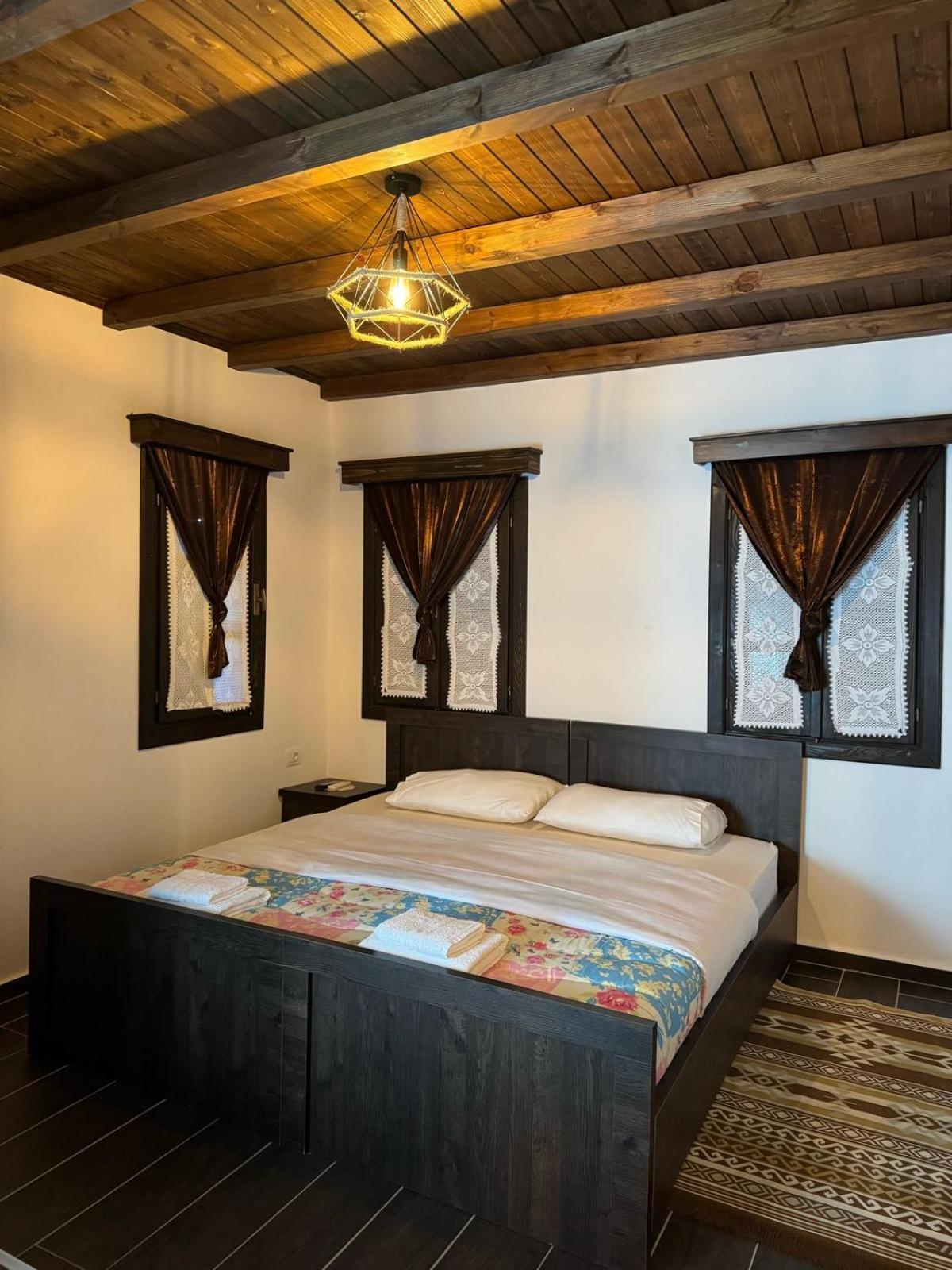 Hotel Bujtina Bega à Berat Extérieur photo