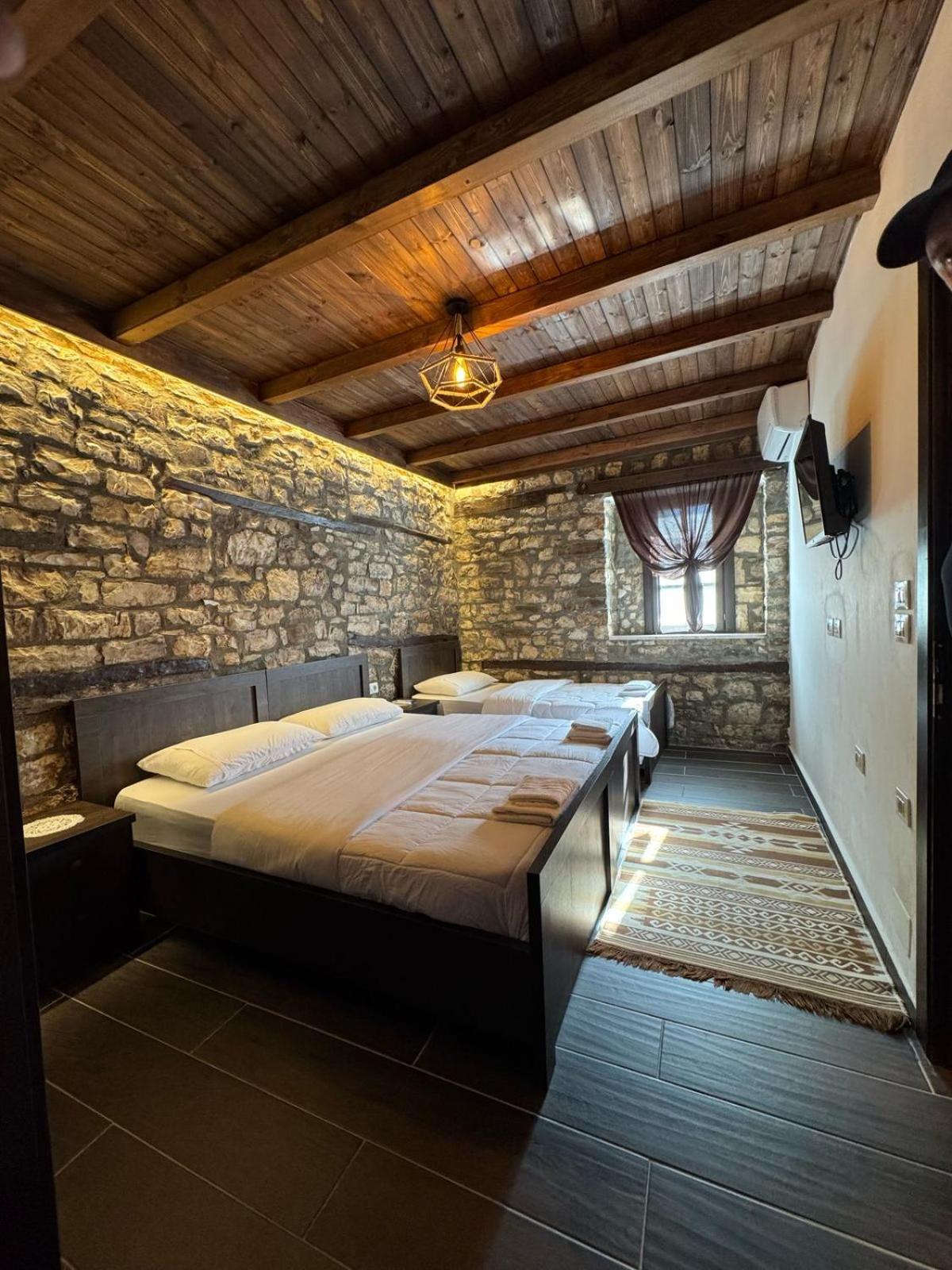 Hotel Bujtina Bega à Berat Extérieur photo