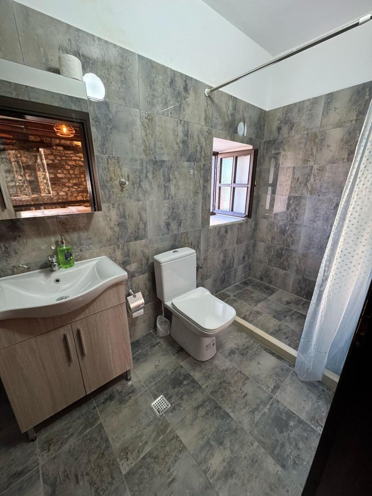 Hotel Bujtina Bega à Berat Extérieur photo